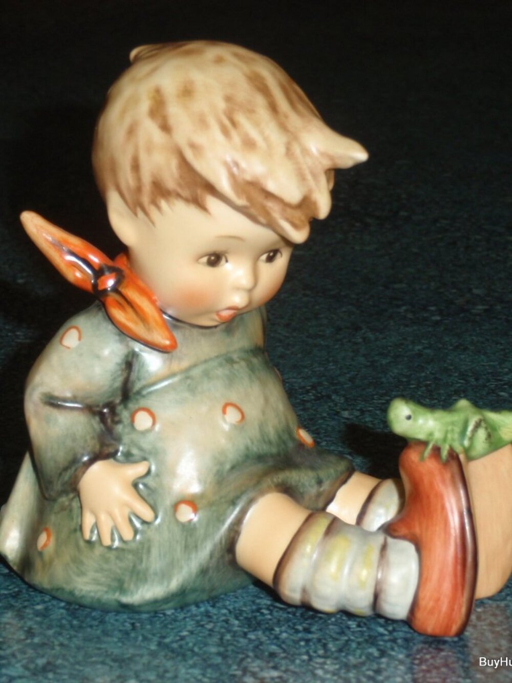 "Friend Or Foe?" Goebel Hummel Figurine #461 Boy With Grasshopper CHRISTMAS GIFT